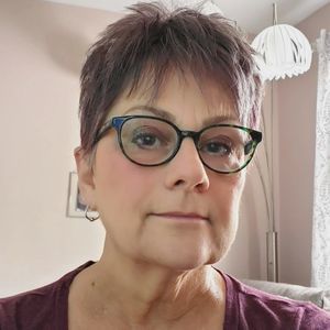 Meet your Posher, Linda